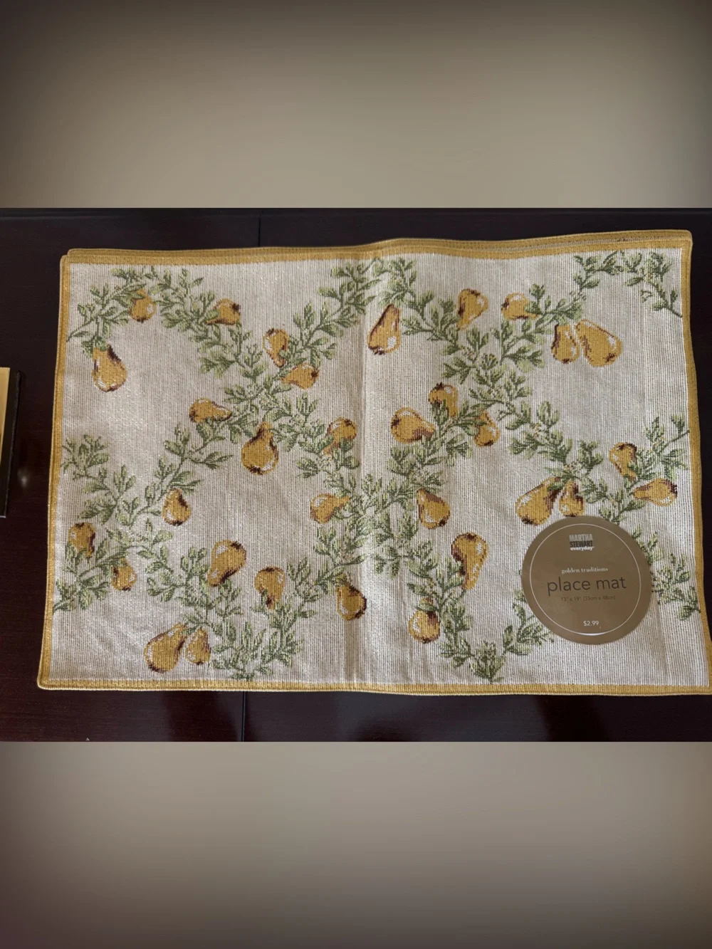 NWT Martha Stewart Yellow Pear & Green Vine and Gold Trim Holiday Placemats